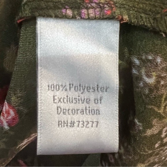 Lauren Conrad army green cold shoulder floral top size XS - Picture 7 of 7